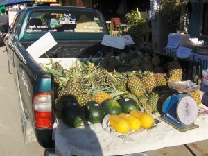 The pineapples again, with some pumpkins and papayas. This must be the P truck.